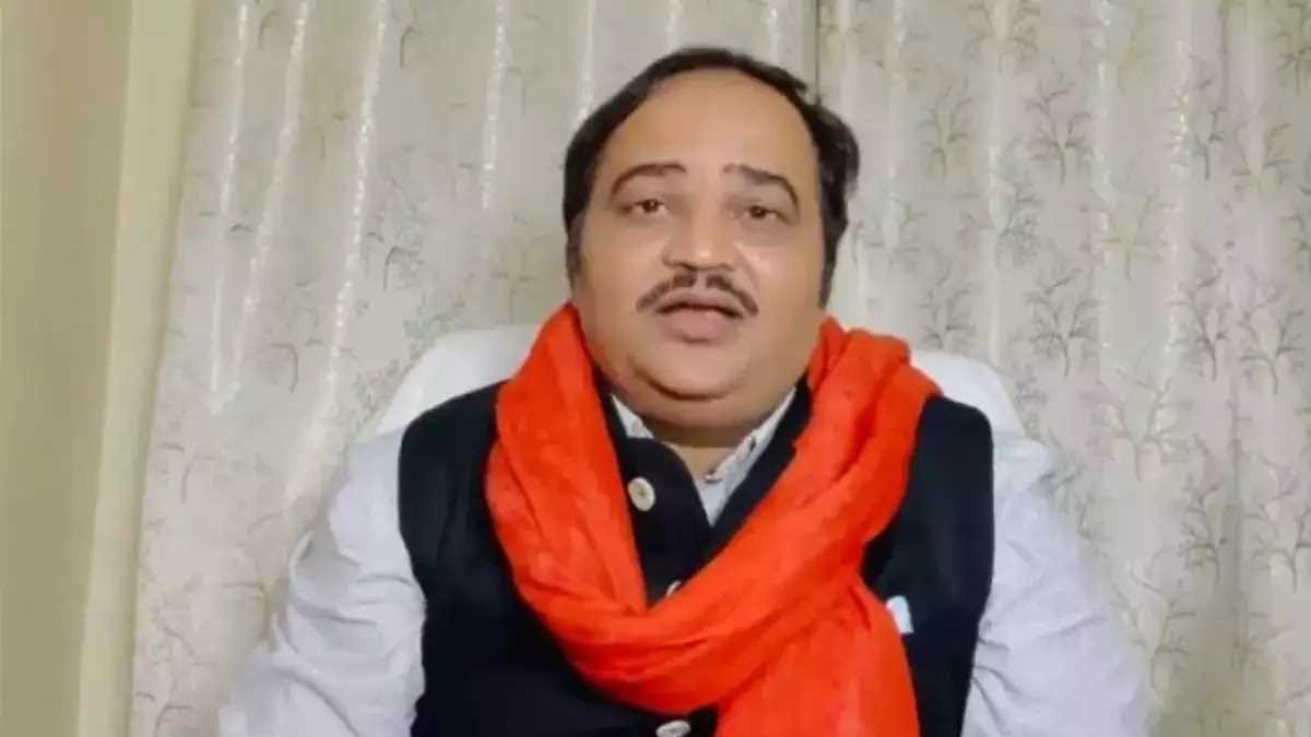 सरपंच संतोष देशमुख हत्या मामले के आरोपी का सरेंडर पुलिस की नाकामी : आनंद दुबे सरपंच संतोष देशमुख हत्या मामले के आरोपी का सरेंडर पुलिस की नाकामी : आनंद दुबे